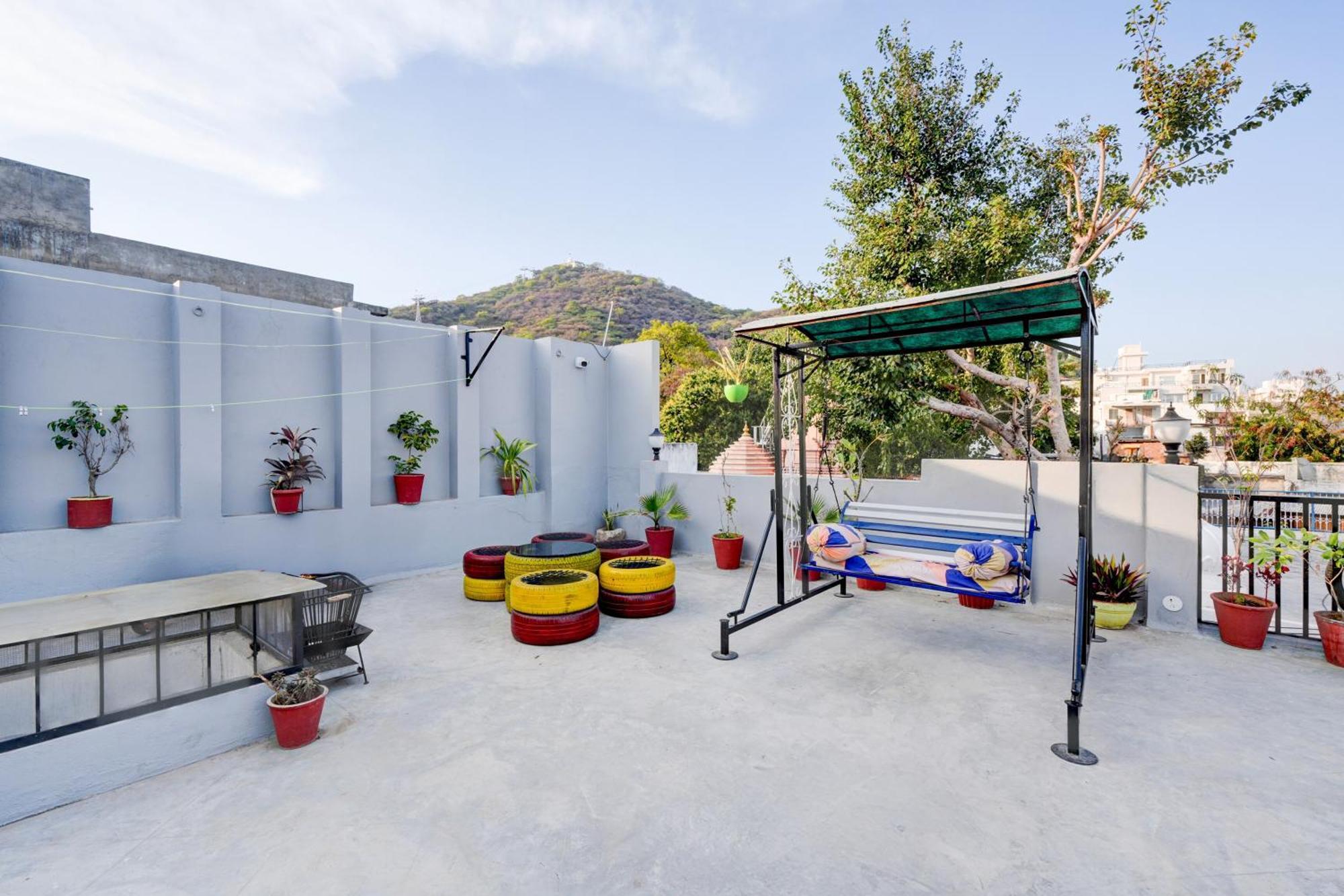Hotel O Lake N Hill View Udaipur Esterno foto